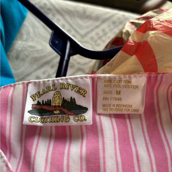 Pearl River Size Medium Women’s Pink Striped Sleep Shirt - Picture 6 of 6